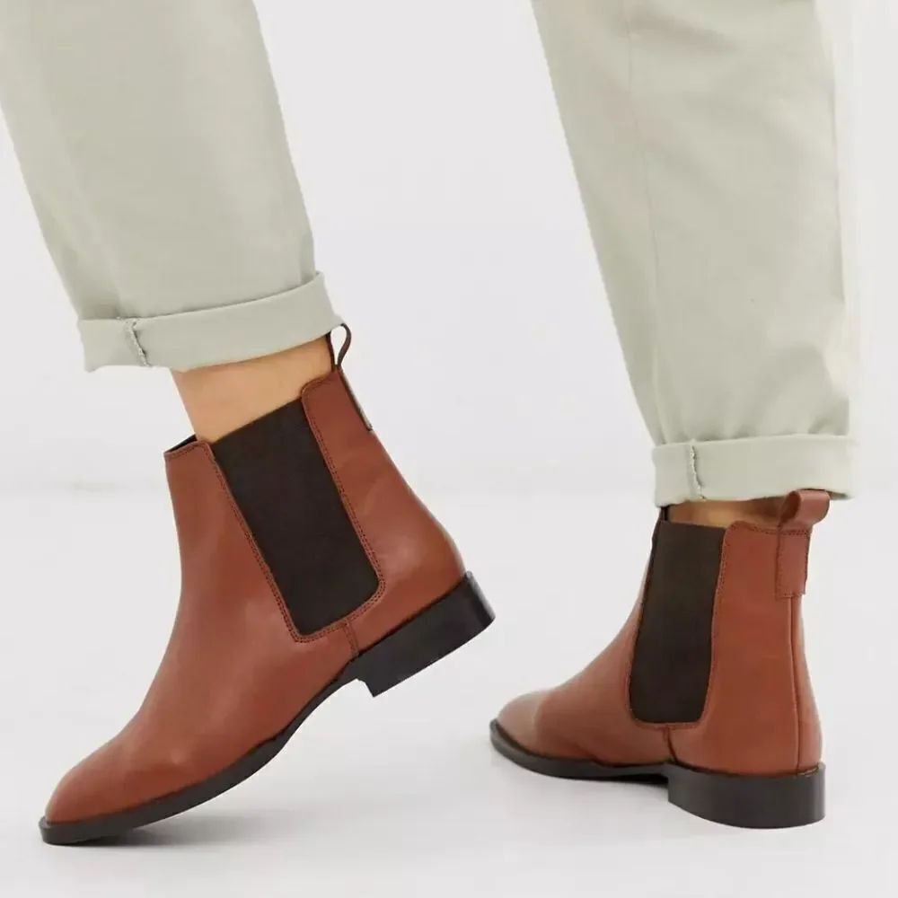 BRAND NEW UNILODY LINE STUDDED PULL SLIP-ON WOMEN"S BOOTS